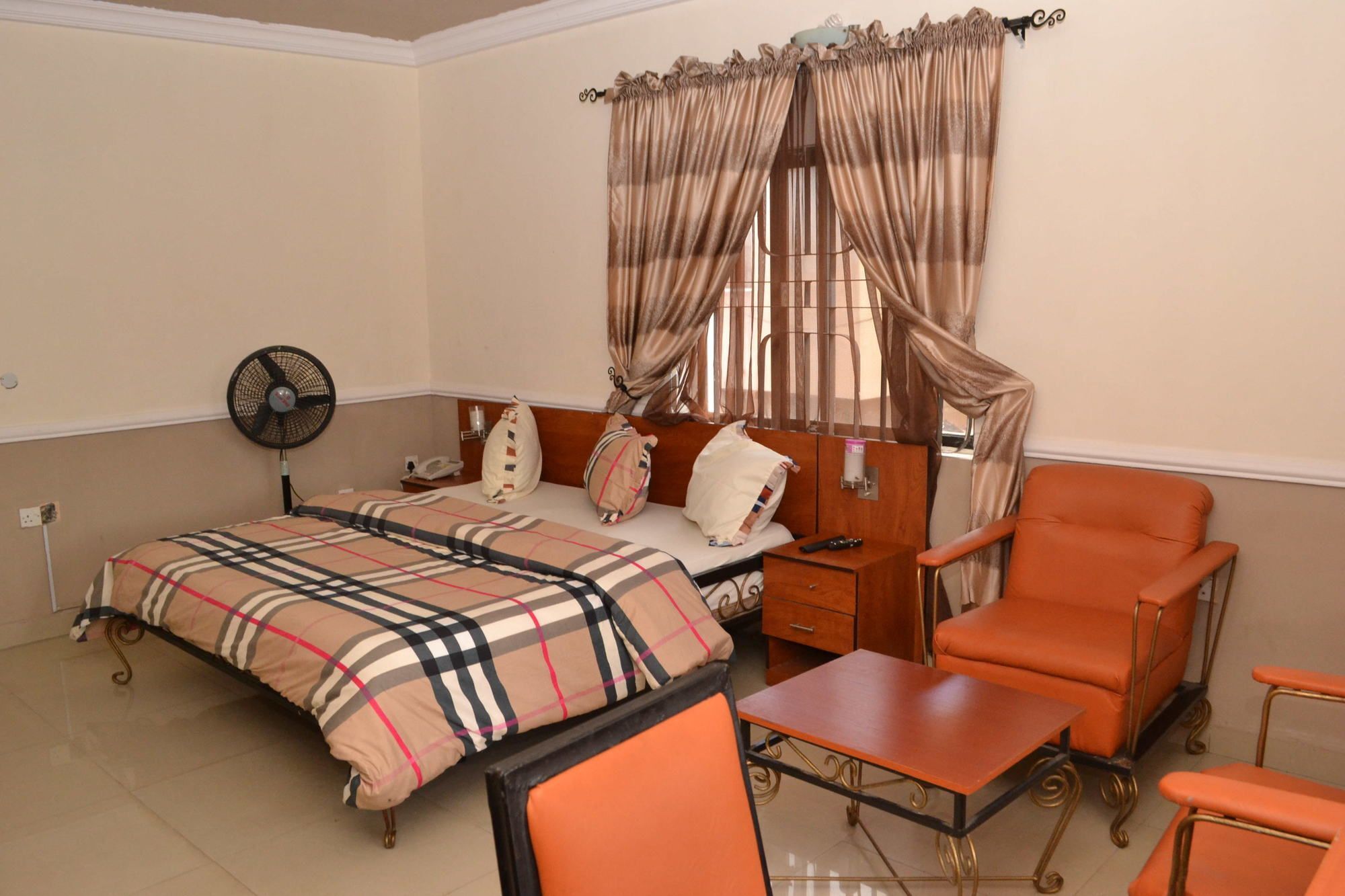 Aquatic Suites & Lounge Лагос Екстериор снимка